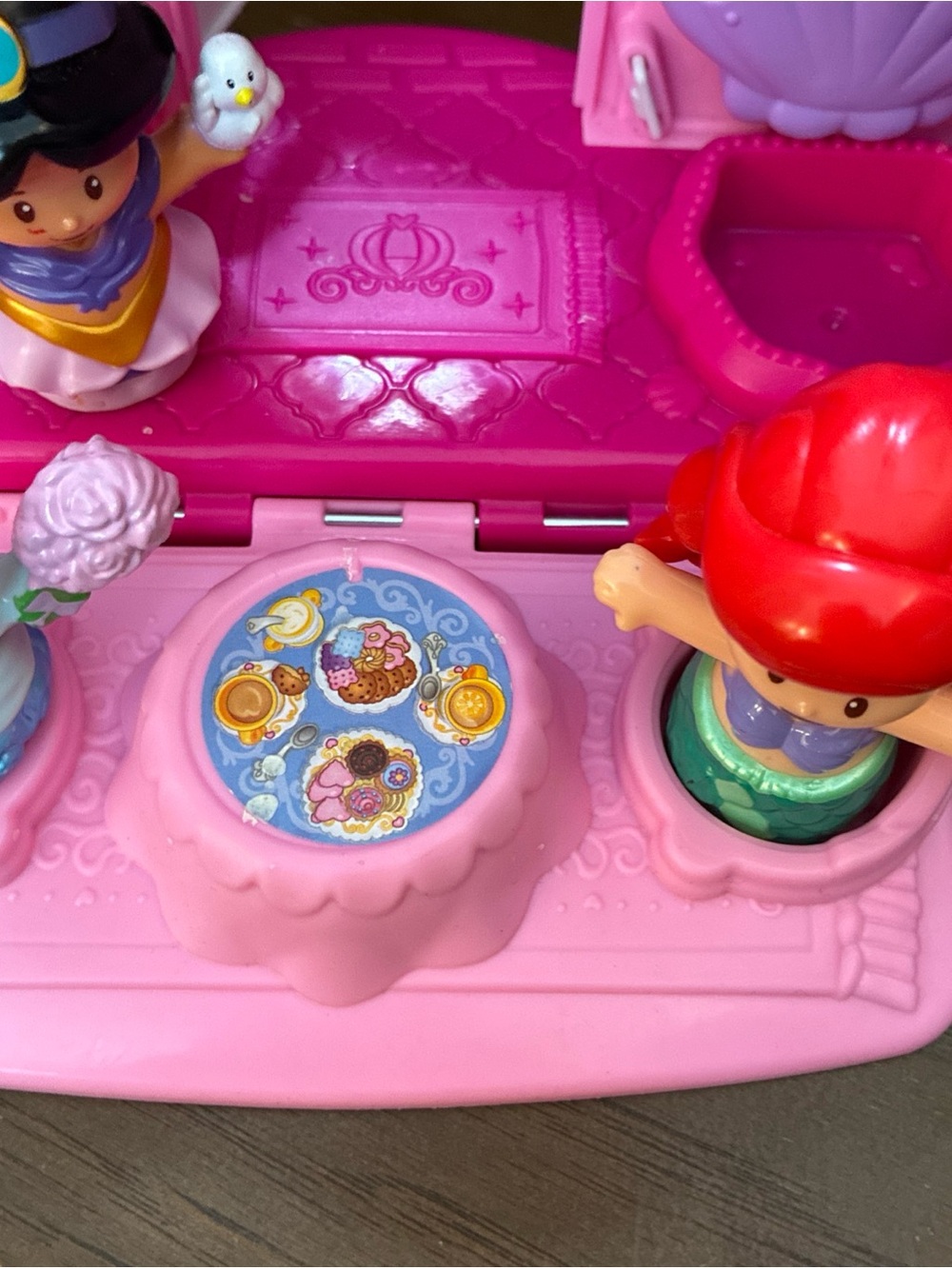Little People Disney Princess Castle Ariel Cinderella Jasmine Play & Go Set - Picture 9 of 12
